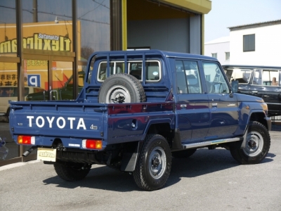 輸出用 TOYOTAロゴ装着 リアビュー