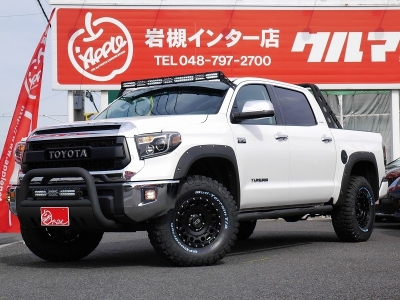 2015年USトヨタ タンドラ クルーマックス LIMITED KMC-XD129-Holesht 17インチアルミホイール