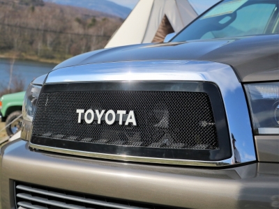 ＵＳトヨタ_セコイア_メッシュグリル_TOYOTA_ロゴ