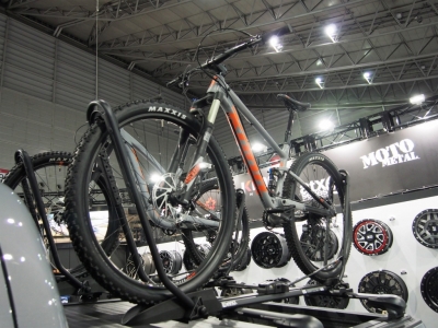 MLJブース_展示車_タンドラ_INNO_キャリア_KONA_マウンテンバイク_MTB_東京オートサロン2018