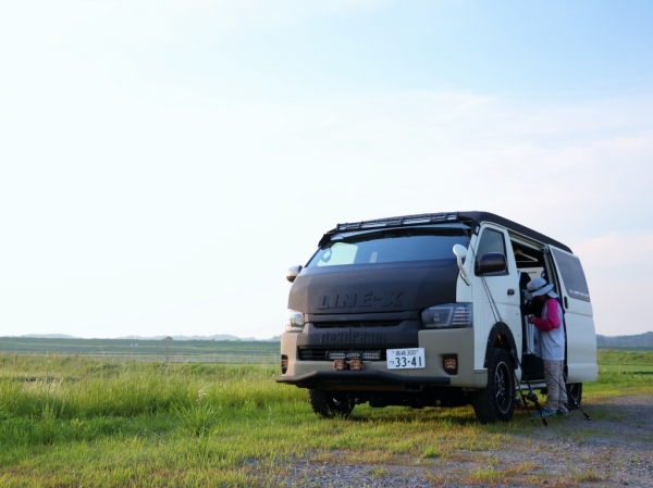 ハイエース_リフトアップ_カスタム_デモカー_バスフィッシング_ポイント_利根川水系_早朝