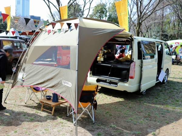 ローダウン_車中泊仕様_FDBOX_展示_ローダウン_新宿中央公園_OGAWA_カーサイドタープ