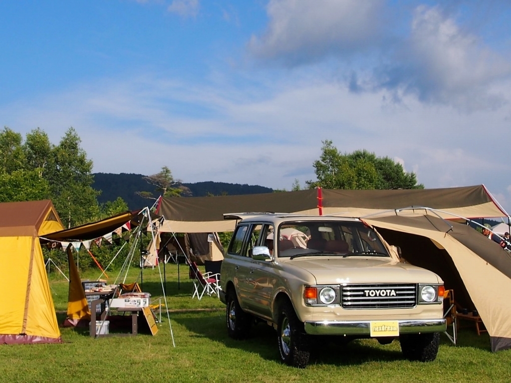 OGAWA_テント_展示会_無印良品_南乗鞍キャンプ場_丸目_クラシック_カスタム_デモカー_ベージュ_展示