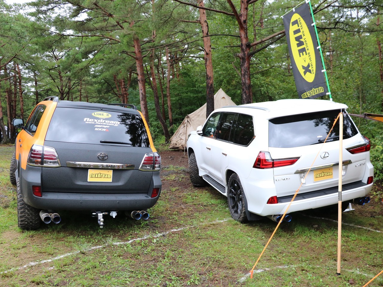 ロドリ フェス イベント ランクル200 橋本卓哉仕様 レクサス LX570 リフトアップ カスタム デモカー ブース 展示 後ろ