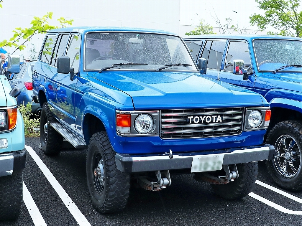 湘南Tsite_モーニングクルーズ_参加_テーマ車_青いクルマ_丸目_カスタム