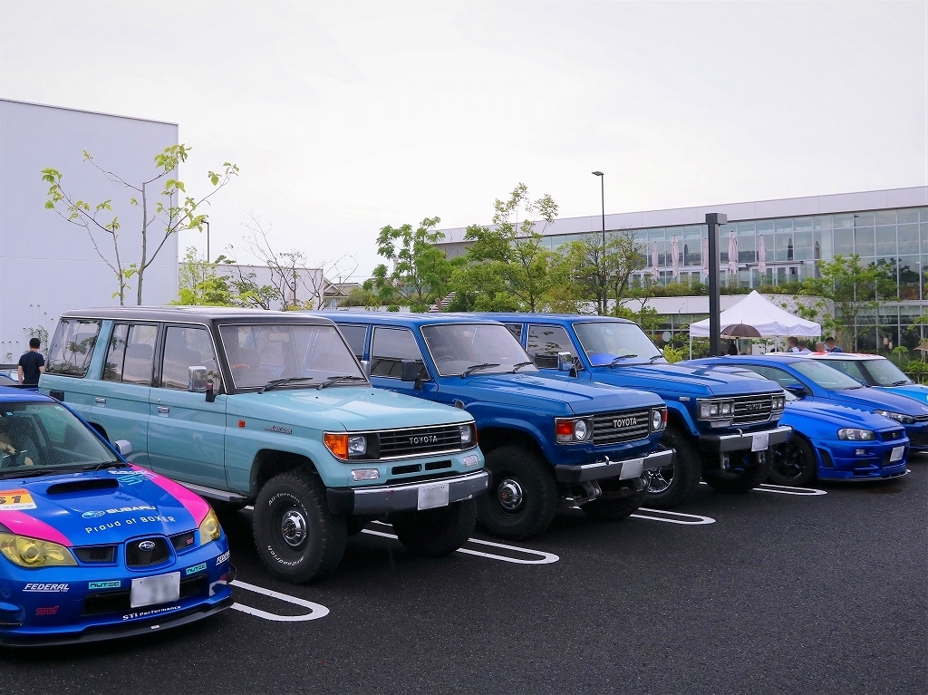 TSUTAYA_Tsite_モニクル_テーマ車_青いクルマ_青いランクル