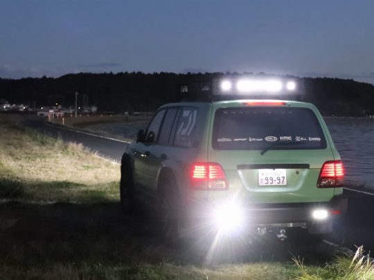 内山幸也 ウッチー バスプロ ランクル100 丸目 カスタム グリーン LEDライトバー 作業灯 IPF