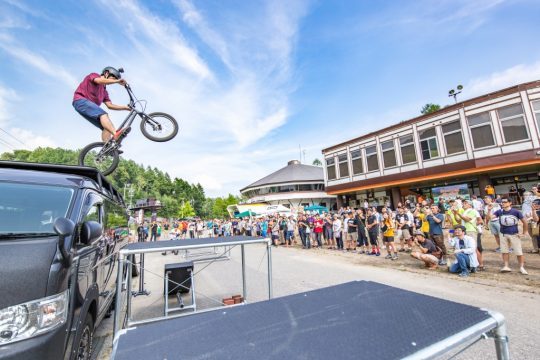 自転車のトライアルライダー西窪友海選手からショーで活躍中の 