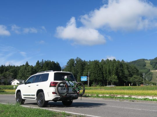 ランクル200 ZX お出かけシーンにも活躍