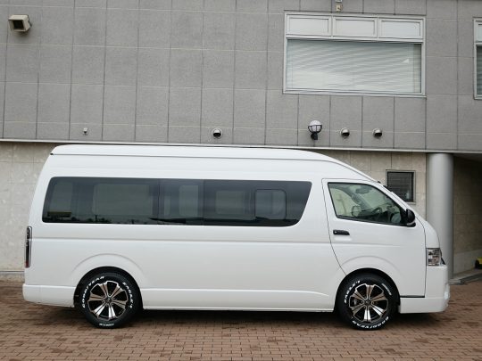 新車 ハイエース 4WD ディーゼルターボ スパロン