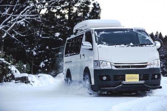 長谷川篤 プロスノーボーダー ハイエース フレックスドリームデモカー LINEX ラインエックス塗装