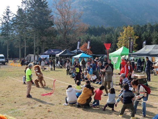 ふもとっぱらでそとあそび 運動会 綱引き ライオン