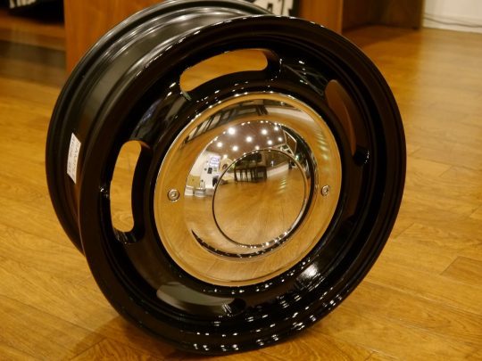 レトロなクラシックカスタムによく似合う Fd Classicアルミホイール ナローボディのランクル80 95プラド ランクル100におススメ ランクル専門店カスタム情報ブログ Flexdream