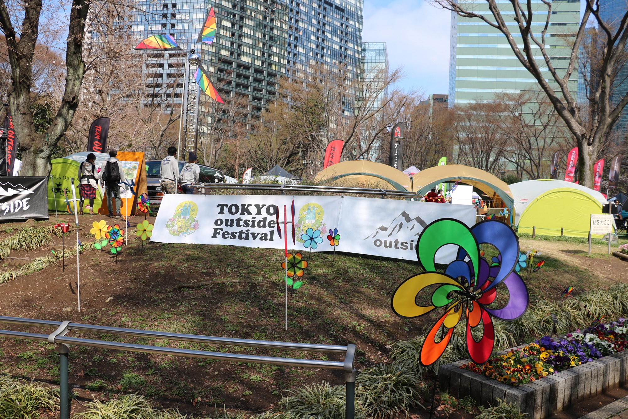 告知 東京アウトサイドフェスティバル19 新宿中央公園 新宿高島屋 ランクル ハイエース ハイラックスを出展致します ランクル専門店カスタム情報ブログ Flexdream