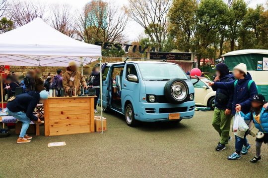 東京アウトサイドフェスティバル2019 クラフトプラス クラシックなハイエース