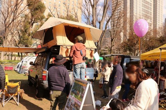 東京アウトサイドフェスティバル2019 ARBルーフトップテント ランクル80グレー