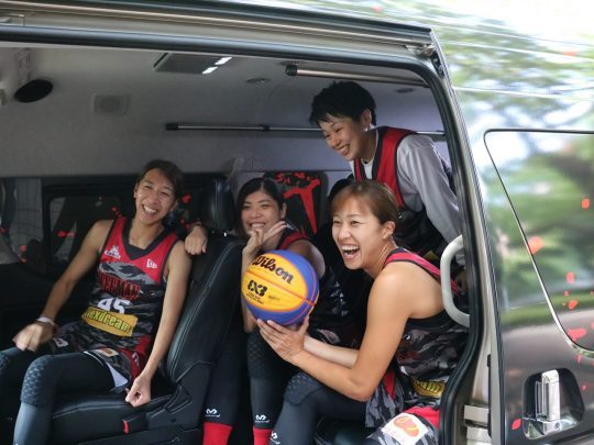 3x3.exe beefman 女子メンバー_ハイエースカスタムサポートデモカーで取材撮影