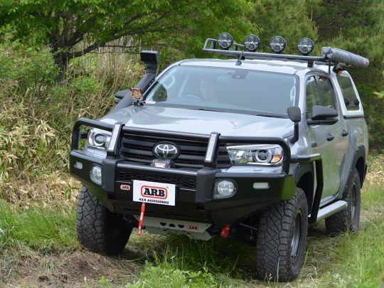 ハイラックス ピックアップ ARB4x4カスタム ウインチバー