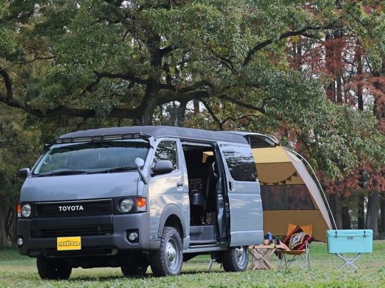 ハイエース 丸目換装 クラシックカスタム vanlife