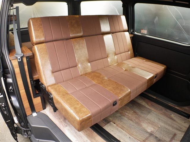 ハイエース 木目がきれい！ ウインドウパネル 目隠し 車中泊 バン 