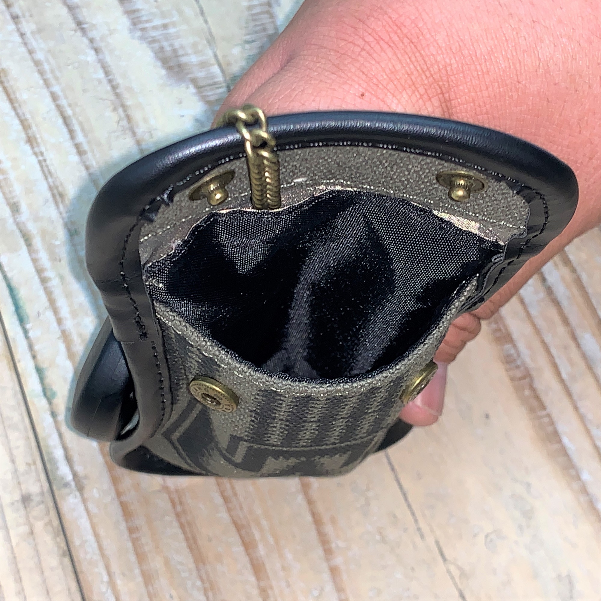 車両盗難防止対策に活躍 スマートキーの リレーアタック防止 ペンドルトン キーケースが完成 ランクル専門店カスタム情報ブログ Flexdream