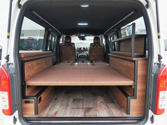 ハイエースFD-BOX7 vanlifeバンライフ ベッドマット フルフラット使用時