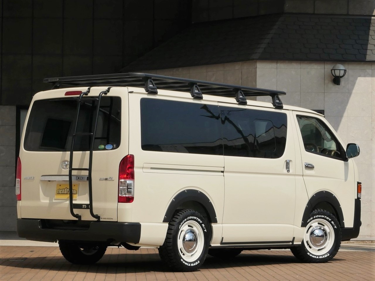 車検対応】標準ボディーのハイエースバンでも車検がOK！TOYOタイヤ 