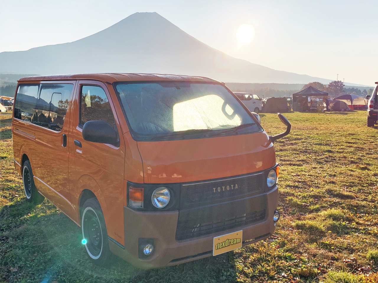 明けましておめでとうございます お得な特選車 新春初売りフェアは1月3日 日 12時よりスタートです ハイエース専門店カスタム情報ブログ Flexdream