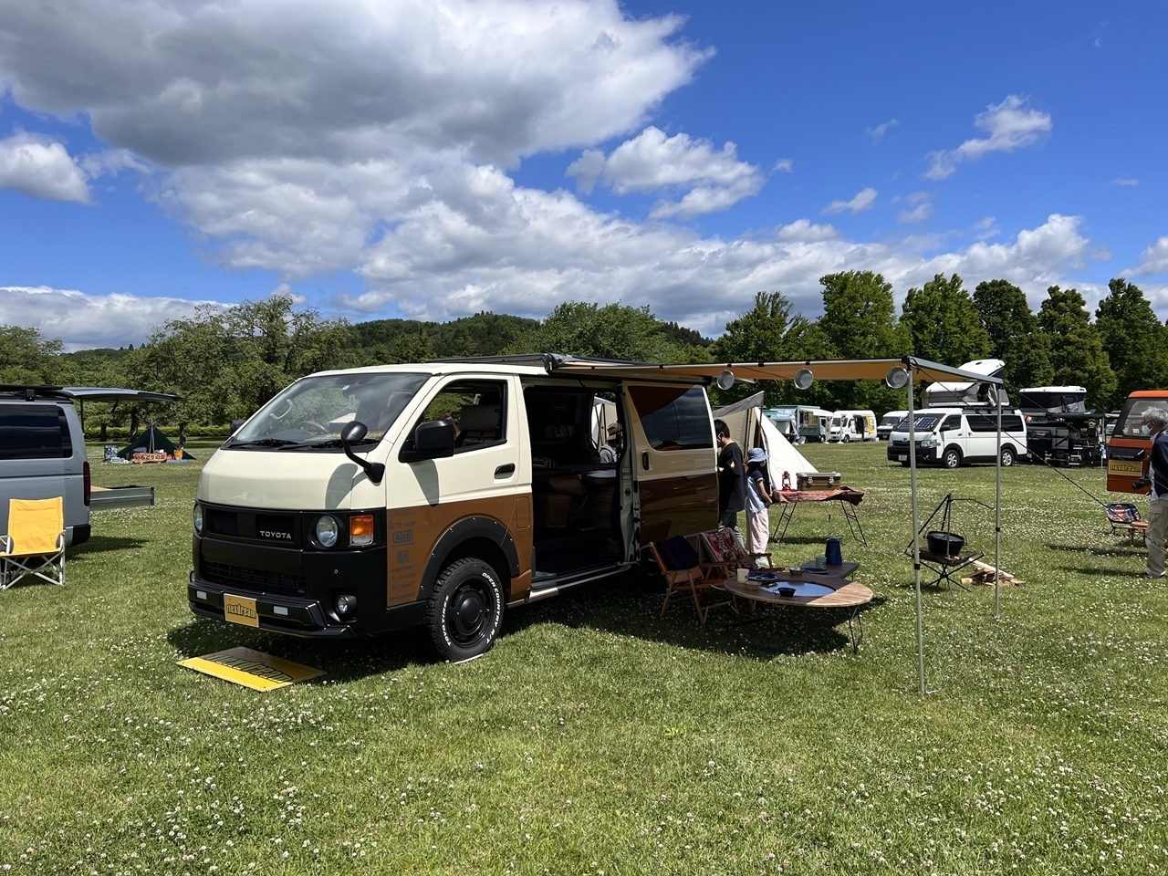 outdoorparkinmichinoku_outdoorpark_アウトドアパーク_みちのく湖畔の杜公園_ハイエース_丸目ハイエース_FD-classic_チョコバナナ_車中泊仕様_ベッドキット_flexdream