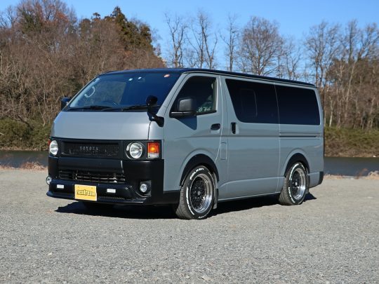 ハイエース_丸目ハイエース_FD-classic_ローダウン_CHALLENGER_トランポ_FD-camper1_TAS2023_TOKYOAUTOSALON2023_flexdream