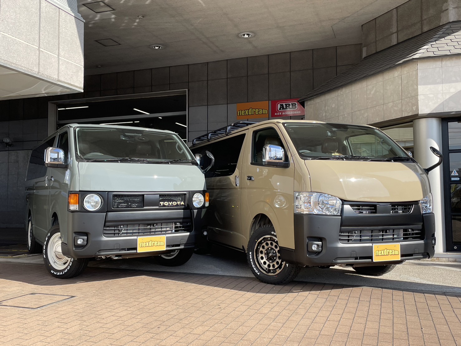 ☆一部改良モデル☆新型・新色のハイエースが遂に店頭入庫致しました 