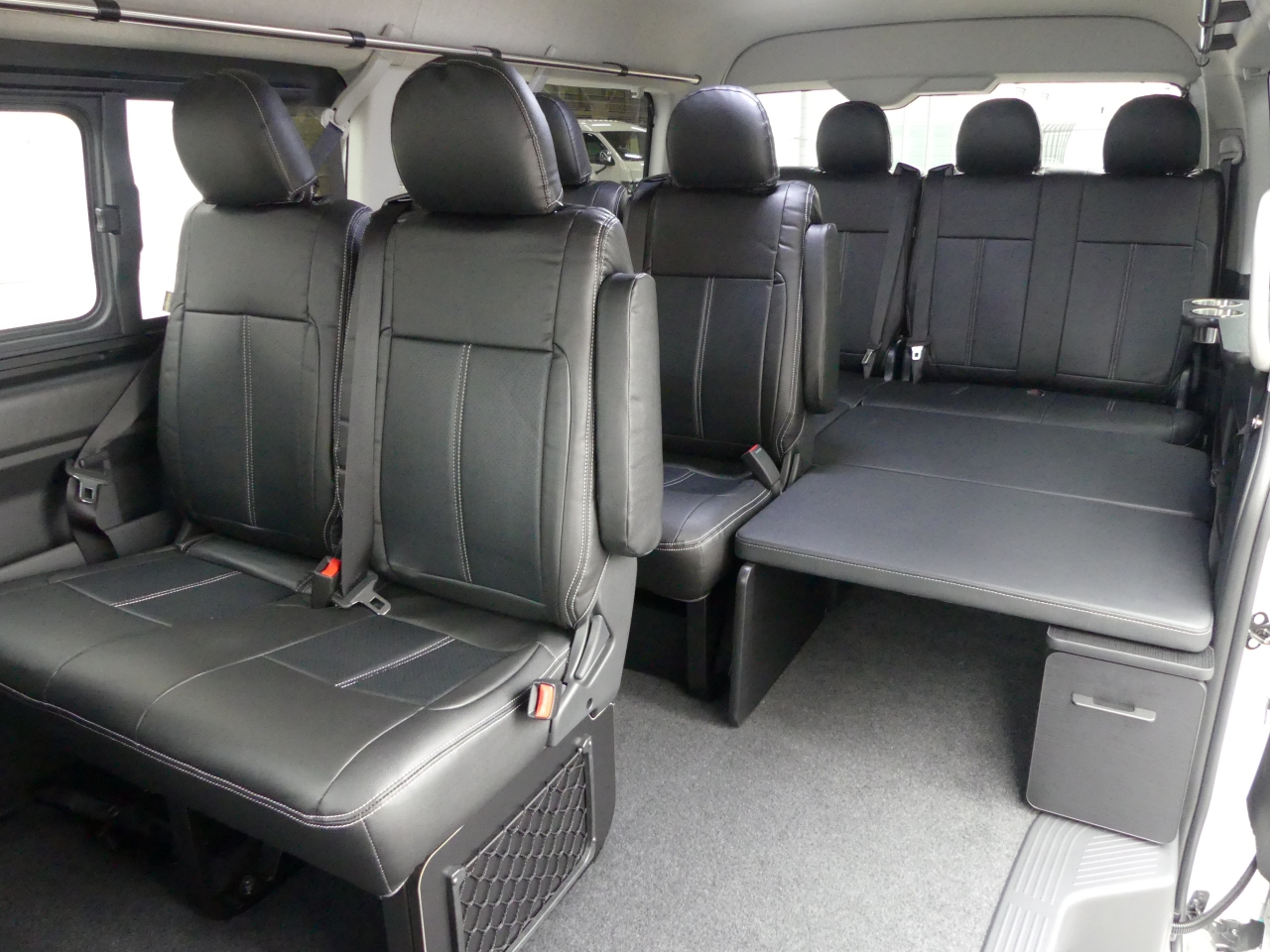 【美品手渡し可能】ハイエース　ベッドキット　車中泊　アウトドア　ワゴン　ソファ 車中泊したい！！ハイエースをカスタムして叶える！まとめ情報！ | 200