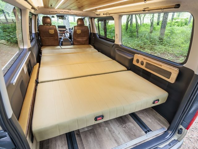 VANTOWN-バンタウン-丸子橋河川敷-ハイエース-MONOBOXH01-ライトキャンピング-フルフラット-車中泊仕様-flexdream