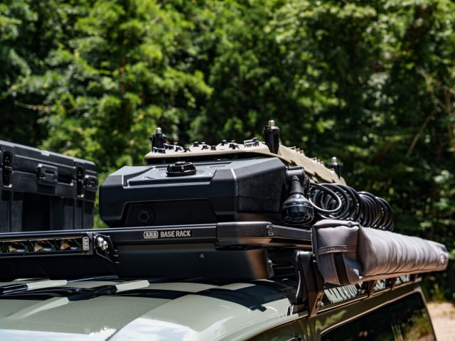tokyooutdoorshow-東京アウトドアショー-T.W.I.craft-丸目ハイエース-FDclassic-ARB4x4-BASERACK-LEDライトバー-サイドオーニング