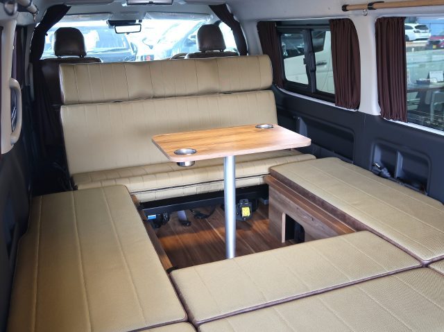 ALL関東キャンピングカーフェア-Gメッセ群馬-イベント特選車-ハイエース-ワゴンGL-車中泊できる街乗り仕様車-FDBOXW09-8ナンバー7人乗り-対面式シートアレンジ-flexdream