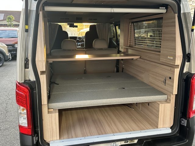 ALL関東キャンピングカーフェア-Ｇメッセ群馬-キャラバン-マイルーム-車中泊仕様-ベッドキット-flexdream