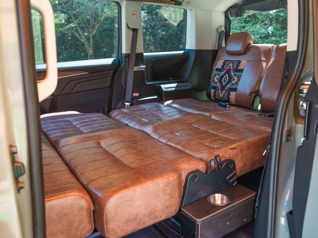 MOTORCAMPEXPO-モーターキャンプエキスポ-万博記念公園-デリカ-D5-MONOBOX-Diseat-ベッドモード-flexdream