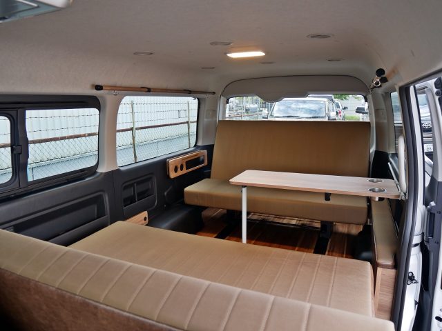 東北キャンピングカーフェア-夢メッセみやぎ-ハイエース-丸目ハイエース-FDclassic-MONOBOX-対面式シートアレンジ-特選車-flexdream