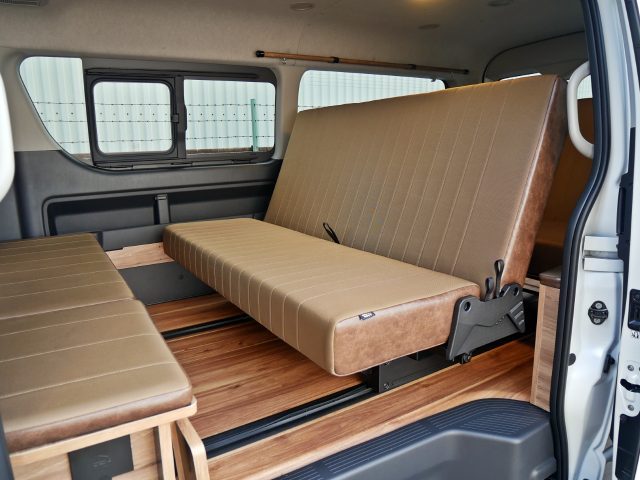 東北キャンピングカーフェア-夢メッセみやぎ-ハイエース-丸目ハイエース-FDclassic-MONOBOX-特選車-ワゴンGLベース-H02-flexdream