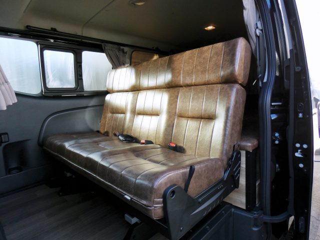 日産車フェア-キャラバン-丸目フェイス換装-FDclassic-車中泊できる街乗り仕様車-FDBOXV11-多彩なシートアレンジ-FREVOシート-立体成型-flexdream