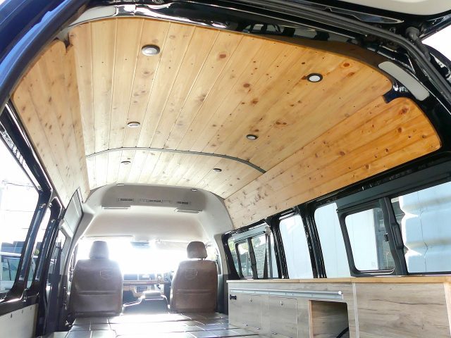 新春初売り特選車-カスタムデモカー-ハイエース-丸目ハイエース-スーパーロング-車中泊できる街乗り仕様車-FDBOXV10-木材内張-flexdream