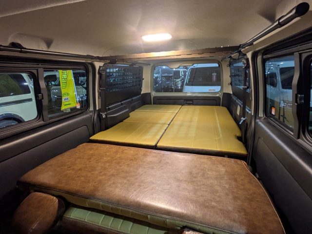 新春初売り特選車-ハイエース-丸目ハイエース-FDclassic-ARB4x4-コーデュラ生地-FD跳ね上げベッドキット-flexdream