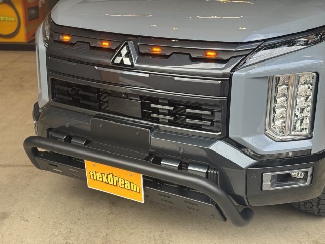 名古屋キャンピングカーフェア-新型デリカD5-IPF-LEDマーカー-オリジナルブッシュバー-flexdream