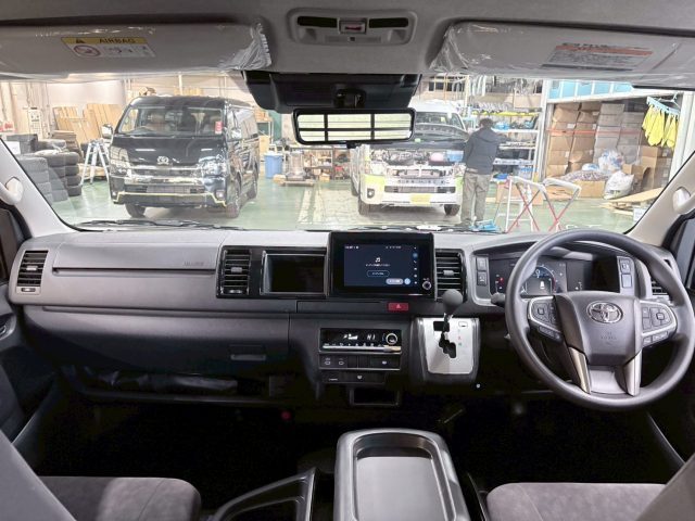 大阪キャンピングカーショー-新型ハイエース-9型ハイエース-インテリアパネル周り-flexdream