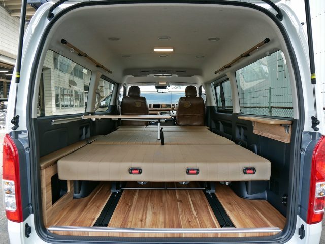 東北キャンピングカーショー-ハイエース-新型ハイエース-MONOBOXH02-フルフラットベッド-フルスライドレール-flexdream