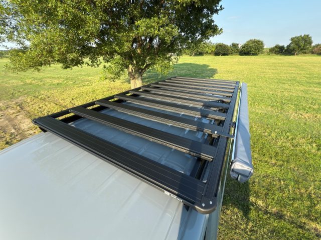 東北キャンピングカーショー-夢メッセみやぎ-キャラバン-8ナンバー-8人乗り-MONOBOXC01-ARB4x4-ベースラック-サイドオーニング-flexdream