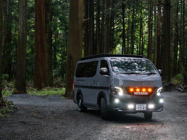 東北キャンピングカーショー-夢メッセみやぎ-キャラバン-8ナンバー-8人乗り-MONOBOXC01-flexdream