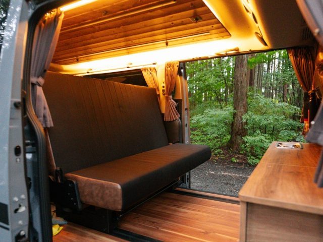 東北キャンピングカーショー-夢メッセみやぎ-キャラバン-8ナンバー-8人乗り-MONOBOXC01-IHARAシート-多彩なシートアレンジ-flexdream