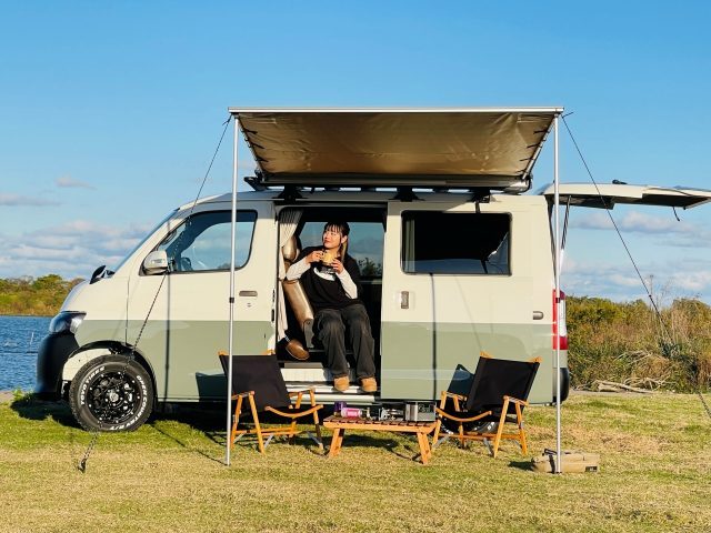 フィールドスタイル-FIELDSTYLE-タウンエース-MONOBOXT01-川越すず-ARB4x4ベースラック-サイドオーニング-flexdream