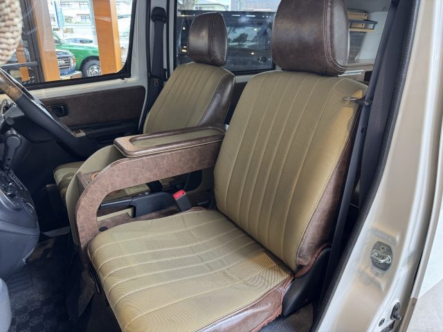 フィールドスタイル-FIELDSTYLE-タウンエース-MONOBOXT01-車中泊仕様-ライトキャンピング-フロントシート-コーデュラシートカバー-flexdream